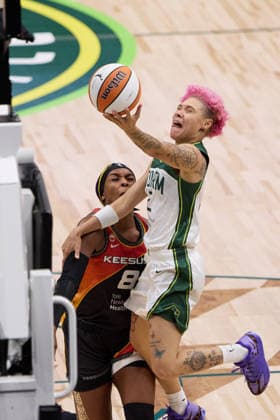 May 22, 2026, Seattle, Washington, USA: Seattle guard NATISHA HIEDEMAN (2) attempts a lay-up in the third quarter of the WNBA, Basketball Damen, USA match between the Seattle Storm and Connecticut Sun at Climate Pledge Arena in Seattle. Seattle USA - ZUMAd218 20260522_zsp_d218_012 Copyright: xRichardxDizonx