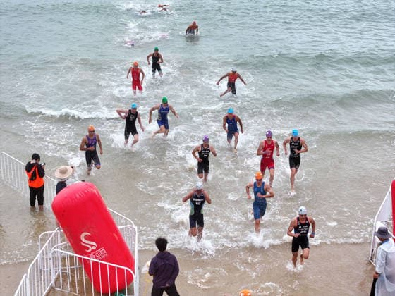 2026 Lianyungang Triathlon Asian Cup Contestants compete in the Excellent Group of the 2026 Lianyungang Triathlon Asian Cup in Lianyungang, Jiangsu Province, China on May 23, 2026. Lianyungang Jiangsu China  Copyright: xCFOTOx i1779547963480