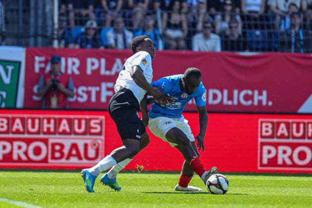 Ogbemudia Oluwaseun (SV Waldhof Mannheim, 5) und Erich Berko (VfR Mannheim, 30) beim BfV-Pokalfinale VfR Mannheim - SV Waldhof Mannheim 07 am 23.05.26 in Carl Benz Stadion, Mannheim xamx Foto: Alfio Marino