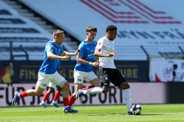 Ogbemudia Oluwaseun (SV Waldhof Mannheim, 5) am Ball beim BfV-Pokalfinale VfR Mannheim - SV Waldhof Mannheim 07 am 23.05.26 in Carl Benz Stadion, Mannheim xamx Foto: Alfio Marino