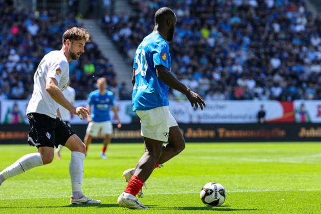 Erich Berko (VfR Mannheim, 30) und Lukas Kluenter (SV Waldhof Mannheim, 24) beim BfV-Pokalfinale VfR Mannheim - SV Waldhof Mannheim 07 am 23.05.26 in Carl Benz Stadion, Mannheim xamx Foto: Alfio Marino