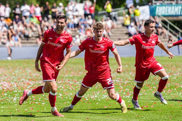 Sport Bilder des Tages SBFV-Rothaus-Pokal, Bahlinger SC vs FC 08 Villingen, 23.05.2026 Torjubel zum 1:0 durch Elvir Zukaj (Bahlinger SC, 4) SBFV-Rothaus-Pokal, Bahlinger SC vs FC 08 Villingen, Karl-Heitz-Stadion Offenburg, 23.05.2026 Copyright: xBEAUTIFULxSPORTS Boscox