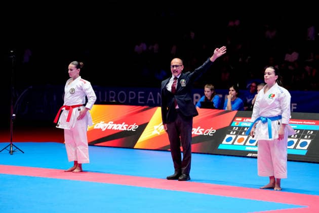 Deutschland: EKF Karate Europameisterschaft Seniors 2026 - Eissporthalle, Frankfurt: Lehner Tamara (AUT, Rot) verliert den Kampf um die Bronze Medalie in der Kategorie Female Kata gegen Cruz Ana (POR, Blau) Frankfurt am Main Eissporthalle Frankfurt Hessen Deutschland Copyright: xKjetilxWaberx