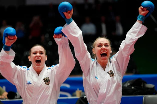 Deutschland: EKF Karate Europameisterschaft Seniors 2026 - Eissporthalle, Frankfurt: Mia Bitsch (GER, Rechts) zusammen mit Shara Hubrich (GER, Links) während den Team Kumite Kämpfen Frankfurt am Main Eissporthalle Frankfurt Hessen Deutschland Copyright: xKjetilxWaberx
