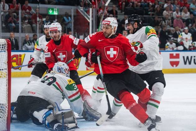 ZURICH, ZURICH - MAY 23: Nino Niederreiter of Switzerland celebrates after scoring while falling for a potential 1-0 goal that was later disallowed for offside during the 2026 IIHF World Championship, WM, Weltmeisterschaft Preliminary Round Group A match between Switzerland and Hungary at Swiss Life Arena on May 23, 2026 in Zurich, Zurich, Switzerland. Copyright: xLivioxBaeriswylx xSPPx Sportspressphoto_152411