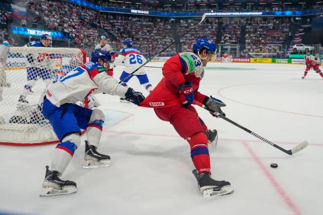 FRIBOURG, SWITZERLAND - MAY 23: Lukas Sedlak of Czechia R) against Martin Fasko-rudas of Slovakia L) during the 2026 IIHF Ice hockey, Eishockey World Championship, WM, Weltmeisterschaft Switzerland game between Slovakia and Czechia at BCF Arena on May 23, 2026 in Fribourg, Fribourg. Fribourg BCF Arena Fribourg Switzerland Copyright: xJustPictures.ch JarixPestelaccix jp-en-EuSpIm-JP6_JAR_Slovakia_Cyechia_23May2026_00013