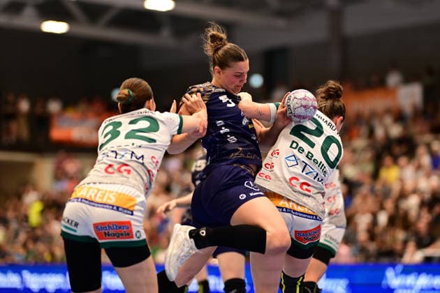 Sport Bilder des Tages Haruno Sasaki (32, FRISCH AUF Göppingen) Maj Nielsen (5, Buxtehuder Sportverein) Louisa De Bellis (20, FRISCH AUF Göppingen) Buxtehuder SV vs. FRISCH AUF! Göppingen, Handball, Frauen, 1. Bundesliga, Play-Offs, Spielzeit 2025 2026, 23.05.2026 Buxtehuder SV vs. FRISCH AUF! Göppingen, Handball, Frauen, 1. Bundesliga, Play-Offs, Spielzeit 2025 2026, 23.05.2026 Buxtehude Copyright: xEibner-Pressefoto FelixxSchlikisx EP_SLK