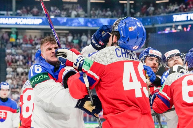 FRIBOURG, SWITZERLAND - MAY 23: Martin Pospisil of Slovakia L) fight against Jaroslav Chmelar of Czechia R) during the 2026 IIHF Ice hockey, Eishockey World Championship, WM, Weltmeisterschaft Switzerland game between Slovakia and Czechia at BCF Arena on May 23, 2026 in Fribourg, Fribourg. Fribourg BCF Arena Fribourg Switzerland Copyright: xJustPictures.ch JarixPestelaccix jp-en-EuSpIm-JP6_JAR_Slovakia_Cyechia_23May2026_00059