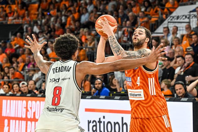 GER, BBL, Playoffs, ratiopharm Ulm vs BMA365 Bamberg Baskets 23.05.2026, ratiopharm arena, Neu-Ulm, GER, BBL, Playoffs, ratiopharm Ulm vs BMA365 Bamberg Baskets, im Bild Demarcus Marquette Demonia (Bamberg, 8), Christopher Ledlum (Ulm, 4)