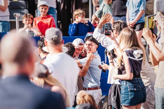 Tennis Männer bitpanda Hamburg Open ATP, Tennis Herren 500 Finale Ignacio Buse (PER) vs. Tommy Paul (USA) 23.05.2026 Ignacio Buse gewinnt das Turnier am Rothenbaum und jubelt mit seinem Team Trainer Box Hamburg Tennisstadion am Rothenbaum Hamburg Deutschland