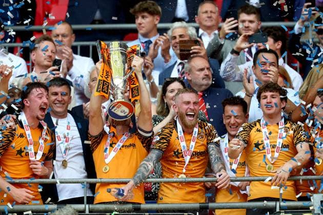 Hull City celebrate with teammates after winning the EFL Championship Play-off Final and promotion to the Premier League Hull City v Middlesbrough, EFL Sky Bet Championship, Play-Off Final, Football, Wembley Stadium, London, UK - 23 May 2026London Wembley Stadium United Kingdom EDITORIAL USE ONLY No use with unauthorised audio, video, data, fixture lists, club league logos or live services. Online in-match use limited to 120 images, no video emulation. No use in betting, games or single club league player publications.  Copyright: xSimonxDael Shutterstockx 16887368dn