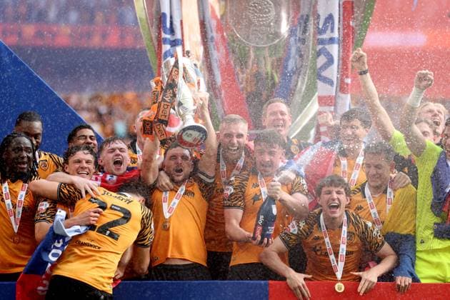 Hull City celebrate after winning the EFL Championship Play-off Final and promotion to the Premier League Hull City v Middlesbrough, EFL Sky Bet Championship, Play-Off Final, Football, Wembley Stadium, London, UK - 23 May 2026London Wembley Stadium United Kingdom EDITORIAL USE ONLY No use with unauthorised audio, video, data, fixture lists, club league logos or live services. Online in-match use limited to 120 images, no video emulation. No use in betting, games or single club league player publications.  Copyright: xKieranxMcManus Shutterstockx 16887313fe