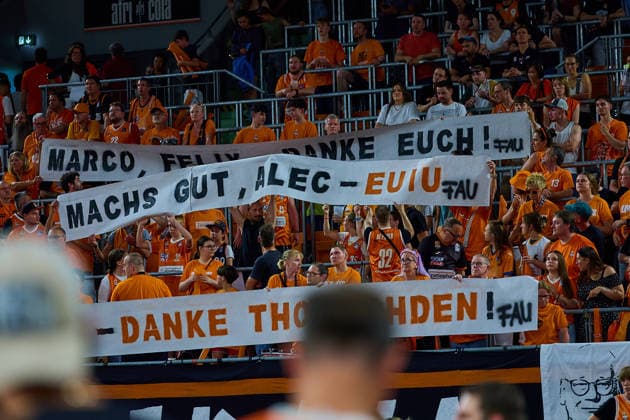 Abschiedsbanner Ulmer FANS GER, ratiopharm ulm vs. Bamberg Baskets, Basketball, Playoffs, Viertelfinale, 3. Spiel, EasyCredit BBL, Spielzeit 2025 2026, 23.05.2026 GER, ratiopharm ulm vs. Bamberg Baskets, Basketball, Playoffs, Viertelfinale, 3. Spiel, EasyCredit BBL, Spielzeit 2025 2026, 23.05.2026 Neu-Ulm Copyright: xEibner-Pressefoto GeraldxOelze-dexStoppanyx EP_ODS