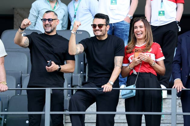 Sport Bilder des Tages 23.05.26 DFB-Pokal Finale 2026 FC Bayern München - VfB Stuttgart Deutschland, Berlin, 23.05.2026, Fussball, Saison 2025 2026, DFB-Pokal Finale 2026 Berlin, FC Bayern München - VfB Stuttgart: Sänger Giovanni Zarrella, Mitte mit Ehefrau Jana Ina, rechts.