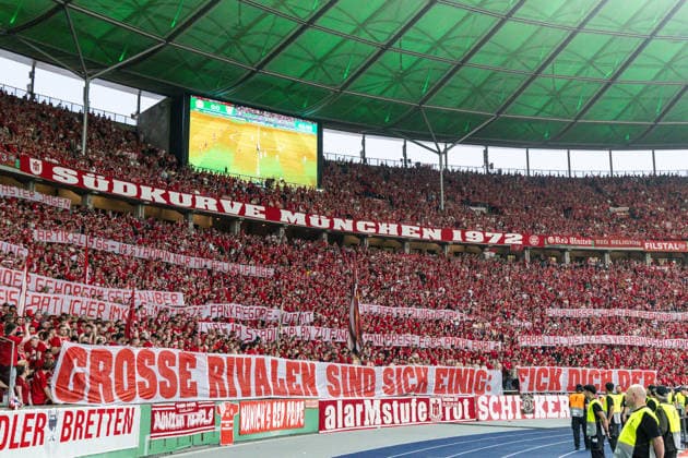 GER, DFB-Pokalfinale, Training und Pressekonferenz, FC Bayern München - VfB Stuttgart. 23.05.2026, Olympiastadion, Olympiastadion, GER, DFB-Pokalfinale, Training und Pressekonferenz, FC Bayern München - VfB Stuttgart. Banneraktion der Fans vom FC Bayern München Â