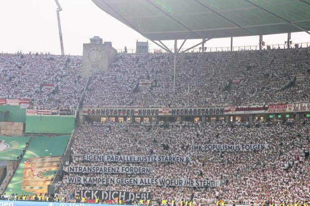 GER, DFB-Pokalfinale, Training und Pressekonferenz, FC Bayern München - VfB Stuttgart. 23.05.2026, Olympiastadion, Olympiastadion, GER, DFB-Pokalfinale, Training und Pressekonferenz, FC Bayern München - VfB Stuttgart. Banneraktion der Fans vom VfB Stuttgart Â