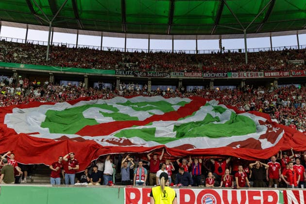 GER, DFB-Pokalfinale, Training und Pressekonferenz, FC Bayern München - VfB Stuttgart. 23.05.2026, Olympiastadion, Olympiastadion, GER, DFB-Pokalfinale, Training und Pressekonferenz, FC Bayern München - VfB Stuttgart. Banneraktion der Fans vom FC Bayern München und VfB Stuttgart Â