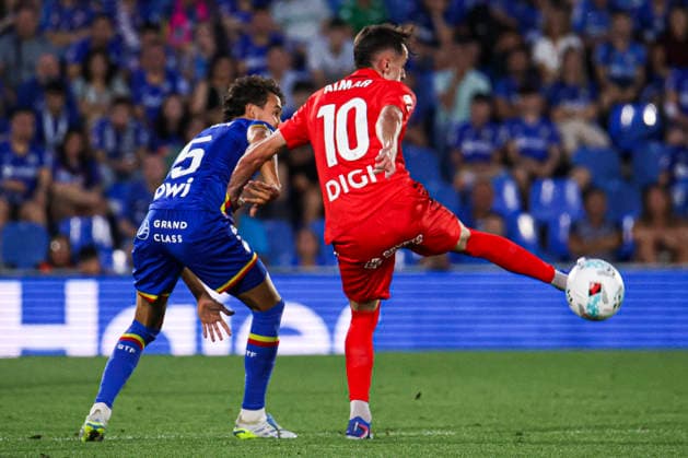 Getafe vs. Osasuna, on the 38th matchday of the 2025 26 Spanish First Division May 23, 2026, Getafe, Madrid, Spain: Aimar fights for the balla aginst Luis Milla during the Spanish championship LaLiga football match between Getafe and Osasuna on 23 May 2026 at Estadio El Coliseum in Getafe, Madrid, Spain. Madrid Madrid Spain Copyright: xAlejandroxMatiasx