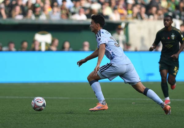 PORTLAND, OR - MAY 23: San Jose Earthquakes midfielder Beau Leroux (34) controls the ball during a MLS, Fussball Herren, USA match between the Portland Timbers and San Jose Earthquakes on May 23, 2026 at Providence Park in Portland, Oregon. (Photo by Brian Murphy Icon Sportswire) SOCCER: MAY 23 MLS Portland Timbers vs San Jose Earthquakes EDITORIAL USE ONLY Icon2605231349