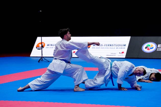Deutschland: EKF Karate Europameisterschaft Seniors 2026 - Eissporthalle, Frankfurt: Das Kata Team Deutschland (Berner, Mathes, Pattanasakoo) im Kampf um die Bronzemedaille gegen das Team Portugal (Mateus, Neto, Oliveira, Vieira) Frankfurt am Main Eissporthalle Frankfurt Hessen Deutschland Copyright: xKjetilxWaberx