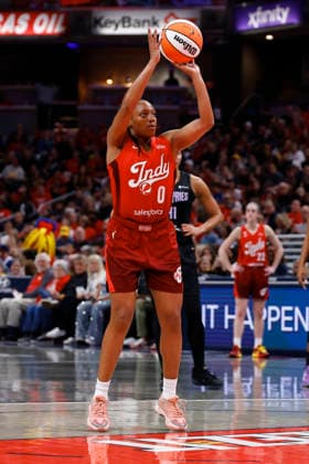 INDIANAPOLIS, IN - MAY 22: Indiana Fever guard Kelsey Mitchell (0) goes up with with her free throw attempt during a WNBA, Basketball Damen, USA game between the Golden State Valkyries and the Indiana Fever on May 22, 2026 at Gainbridge Fieldhouse in Indianapolis, IN. (Photo by Jeffrey Brown Icon Sportswire) WNBA: MAY 22 Golden State Valkyries at Indiana Fever EDITORIAL USE ONLY Icon052226071