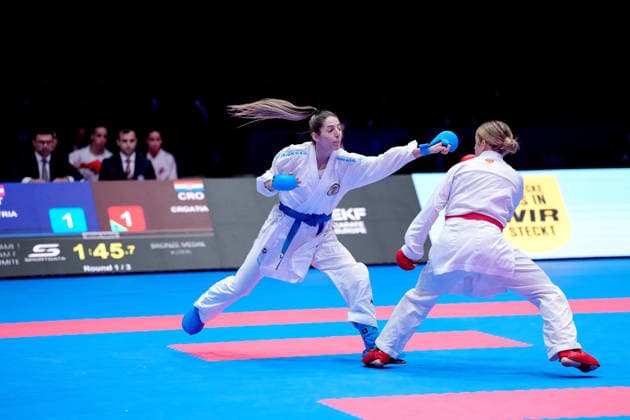 Deutschland: EKF Karate Europameisterschaft Seniors 2026 - Eissporthalle, Frankfurt: Das Female Kumite Team Österreich (Cetin, Devigili, Schuetze, Topalovic) im Kampf um die Bronzemedaille gegen das Team Kroazien (Becirovic, Golombos, Sgardelli, Tomic, Zorko) Frankfurt am Main Eissporthalle Frankfurt Hessen Deutschland Copyright: xKjetilxWaberx