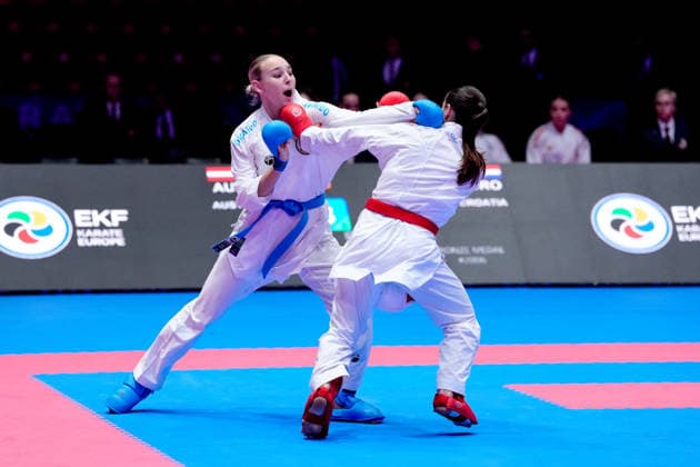 Deutschland: EKF Karate Europameisterschaft Seniors 2026 - Eissporthalle, Frankfurt: Das Female Kumite Team Österreich (Cetin, Devigili, Schuetze, Topalovic) im Kampf um die Bronzemedaille gegen das Team Kroazien (Becirovic, Golombos, Sgardelli, Tomic, Zorko) Frankfurt am Main Eissporthalle Frankfurt Hessen Deutschland Copyright: xKjetilxWaberx