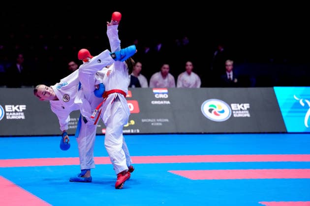 Deutschland: EKF Karate Europameisterschaft Seniors 2026 - Eissporthalle, Frankfurt: Das Female Kumite Team Österreich (Cetin, Devigili, Schuetze, Topalovic) im Kampf um die Bronzemedaille gegen das Team Kroazien (Becirovic, Golombos, Sgardelli, Tomic, Zorko) Frankfurt am Main Eissporthalle Frankfurt Hessen Deutschland Copyright: xKjetilxWaberx