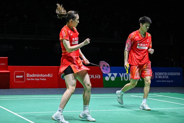 (260524) -- KUALA LUMPUR, May 24, 2026 -- Gao Jiaxuan (R) Wei Yaxin celebrate scoring during the mixed doubles final match between Gao Jiaxuan Wei Yaxin of China and Pakkapon Teeraratsakul Sapsiree Taerattanachai of Thailand at 2026 Malaysia Masters badminton tournament in Kuala Lumpur, Malaysia, May 24, 2026. (Photo by Xinhua) (SP)MALAYSIA-KUALA LUMPUR-BADMINTON-MALAYSIA MASTERS-MIXED DOUBLES ChongxVoonxChung 