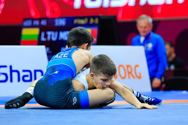 Ringen, U15 EM in Samokov U15 Wrestling European Championships 41kg FS - Simeon Radoslavov Velikov (BUL) df. Elman Kamran Ismayilov (AZE)