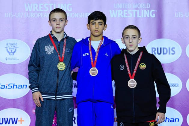 Ringen, U15 EM in Samokov U15 Wrestling European Championships Podium 44kg FS - Gold: Shamil Damurov (RUS) ,Bronze: Mahammad Karimov (AZE), Luka Dotiashvili (GEO)