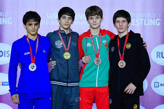 Ringen, U15 EM in Samokov U15 Wrestling European Championships Podium 52kg FS - Gold: Badruddin Magomedov (RUS), Silver: Adam Guliyev (AZE), Bronze: Petro Ivanovich Karlangach (BUL), Giorgi Lobzhanidze (GEO)