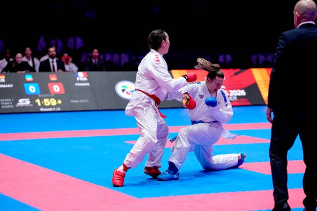 Deutschland: EKF Karate Europameisterschaft Seniors 2026 - Eissporthalle, Frankfurt: Das Female Kumite Team Deutschland (Bitsch, Hubrich, Kneer, Riedel, Schroeter) im Kampf um die Goldmedaille gegen das Team Frankreich (Arzumian, Ozserttas, Payrot, Pea, Sombe) Frankfurt am Main Eissporthalle Frankfurt Hessen Deutschland Copyright: xKjetilxWaberx
