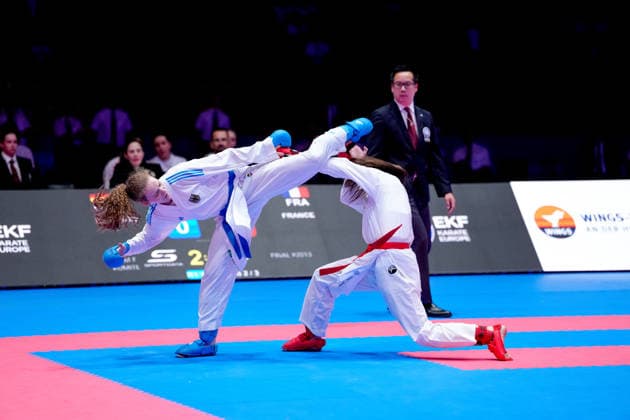 Deutschland: EKF Karate Europameisterschaft Seniors 2026 - Eissporthalle, Frankfurt: Das Female Kumite Team Deutschland (Bitsch, Hubrich, Kneer, Riedel, Schroeter) im Kampf um die Goldmedaille gegen das Team Frankreich (Arzumian, Ozserttas, Payrot, Pea, Sombe) Frankfurt am Main Eissporthalle Frankfurt Hessen Deutschland Copyright: xKjetilxWaberx