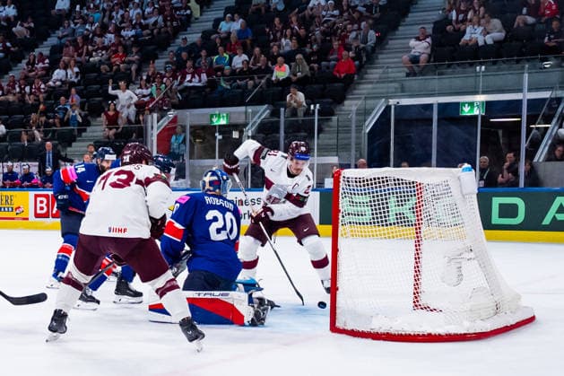 ZURICH, SWITZERLAND - MAY 24: Rudolfs Balcers (Latvia, 21) shooting the 3:0 goal during the Preliminary Round - Group A Match 43 between Great Britain and Latvia at the IIHF Ice hockey, Eishockey World Championship, WM, Weltmeisterschaft 2026, Swiss Life Arena on May 24, 2026 in Zurich, Switzerland. Zurich Switzerland Copyright: xTimoxSteinx
