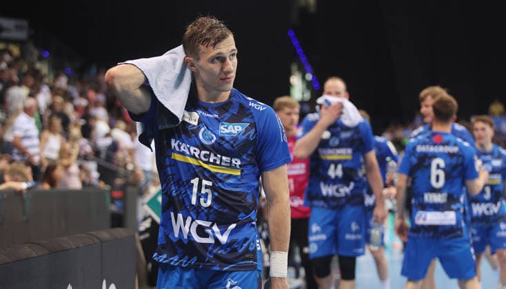 Stuttgart , Handball Daikin Bundesliga TVB Stuttgart vs. SG Flensburg-Handewitt , Simone Mengon ( TVB )