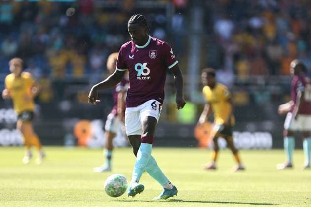 Axel Tuanzebe of Burnley Burnley v Wolverhampton Wanderers, Premier League, Football, Turf Moor, Burnley, UK - 24 May 2026Burnley Turf Moor United Kingdom EDITORIAL USE ONLY No use with unauthorised audio, video, data, fixture lists, club league logos or live services. Online in-match use limited to 120 images, no video emulation. No use in betting, games or single club league player publications. Copyright: xPhilxOldham Shutterstockx 16889832m