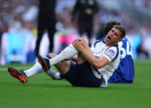 24th May 2026; Tottenham Hotspur Stadium, London, England; Premier League Football, Tottenham Hotspur versus Everton; Micky van de Ven of Tottenham Hotspur in pain after a late tackle from Merlin Rohl of Everton JPxFletcher