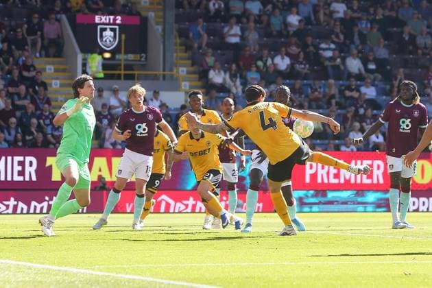 Santiago Bueno of Wolves fires in a close range shot Burnley v Wolverhampton Wanderers, Premier League, Football, Turf Moor, Burnley, UK - 24 May 2026Burnley Turf Moor United Kingdom EDITORIAL USE ONLY No use with unauthorised audio, video, data, fixture lists, club league logos or live services. Online in-match use limited to 120 images, no video emulation. No use in betting, games or single club league player publications. Copyright: xPhilxOldham Shutterstockx 16889832t