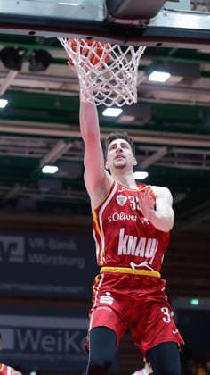 Im Bild: Alen Pjanic (Wuerzburg Baskets, 35) mit dem Korbleger 24.05.2026, Basketball, Fitness First Wuerzburg Baskets vs. Telekom Baskets Bonn, easyCredit BBL Playoffs, 4. Viertelfinale, Deutschland, 97072, tectake-Arena Wuerzburg, Copyright: HMBxMedia xJulienxBecker