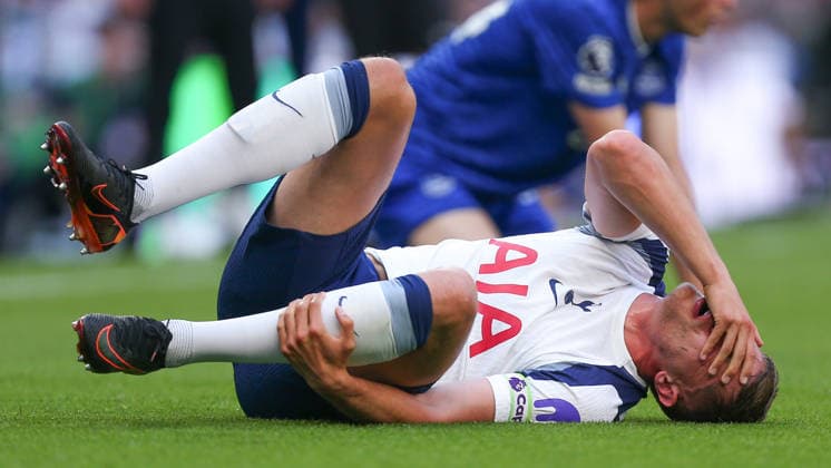LONDON, ENGLAND - MAY 24: Micky van de Ven of Tottenham Hotspur in pain after a coming together with Merlin Rohl of Everton during the Premier League match between Tottenham Hotspur and Everton at Tottenham Hotspur Stadium on May 24, 2026 in London, England. Copyright: xJayxPatel SPPx Sportspressphoto_154075
