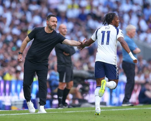LONDON, ENGLAND - MAY 24: Head coach Roberto De Zerbi of Tottenham Hotspur high fives Mathys Tel during the Premier League match between Tottenham Hotspur and Everton at Tottenham Hotspur Stadium on May 24, 2026 in London, England. Copyright: xJayxPatel SPPx Sportspressphoto_154080