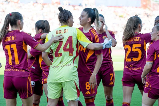 Roma players prior the Women s Frecciarossa Italian Cup 2025 2026 final soccer match between Juventus and Roma at the Romeo Menti stadium in Vicenza, Italy - May 24, 2026 - - Soccer  Copyright: xEttorexGriffoni LaPressex