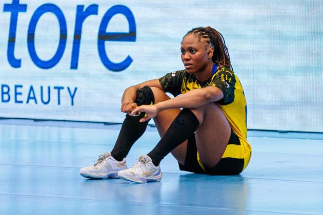 Deborah Lassource (Borussia Dortmund, 22) zeigt sich nach Spielende enttaeuscht ueber die 28:27 Niederlage GER, HSG Blomberg-Lippe vs. Borussia Dortmund, Handball, 1. Bundesliga Frauen, Play-Offs, Finale, Spiel 2, 24.05.2026 GER, HSG Blomberg-Lippe vs. Borussia Dortmund, Handball, 1. Bundesliga Frauen, Play-Offs, Finale, Spiel 2, 24.05.2026 Blomberg Copyright: xEibner-Pressefoto JanxRollingerx EP_JSK