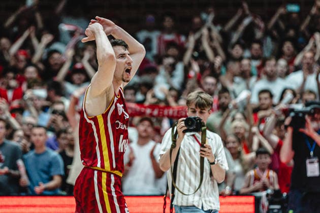easyCredit Basketball Bundesliga, 4. Playoff-Viertelfinale: Fitness First Baskets Würzburg vs. Telekom Baskets Bonn, 24.05.2026 Alen Pjanic (Würzburg 35) feiert - easyCredit Basketball Bundesliga, 4. Playoff-Viertelfinale: Fitness First Baskets Würzburg vs. Telekom Baskets Bonn, 24.05.2026, Tectake Arena Würzburg Copyright: xBEAUTIFULxSPORTS Derixx