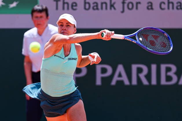 2026.05.24 Paryz Tenis French Open Roland Garros 2026 Tereza Valentova - Magda Linette N z Magda Linette Foto Pawel Andrachiewicz PressFocus 2026.05.24 Paris Tennis - French Open Roland Garros 2026 Tereza Valentova - Magda Linette Magda Linette Credit: Pawel Andrachiewicz PressFocus NEWSPIX.PL --- newspix.pl