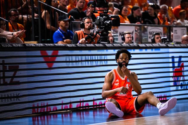 24.05.2026, Rasta Dome, Vechta Basketball, easyCredit Bundesliga, Playoffs Viertelfinale, Rasta Vechta vs. ALBA Berlin Lloyd Pandi ( 41 Vechta) enttäuscht enttaeuscht traurig