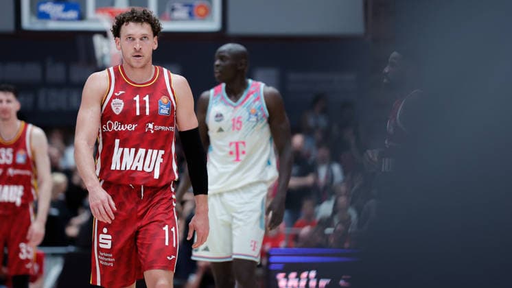 Im Bild: Brae Ivey (Wuerzburg Baskets, 11) tritt zum Freiwurf an 24.05.2026, Basketball, Fitness First Wuerzburg Baskets vs. Telekom Baskets Bonn, easyCredit BBL Playoffs, 4. Viertelfinale, Deutschland, 97072, tectake-Arena Wuerzburg, Copyright: HMBxMedia xJulienxBecker