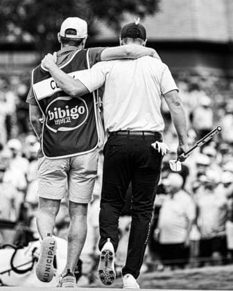 May 24, 2026, Mckinney, Texas, USA: Wyndham Clark celebrates his victory on the green in the final round at the CJ Cup Byron Nelson in McKinney. Mckinney USA - ZUMAg270 20260524_zsp_g270_025 Copyright: xCodyxGrubbsx