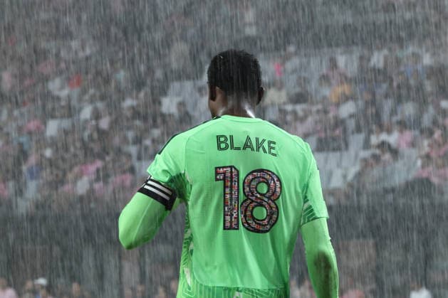 MIAMI, FL - MAY 24: Philadelphia Union goalkeeper Andre Blake (18) watches the action in a heavy downpour in the second half during the match between Philadelphia Union and Inter Miami CF on Sunday, May 24, 2026 at Nu Stadium in Miami, FL (Photo by Peter Joneleit Icon Sportswire) SOCCER: MAY 24 MLS, Fussball Herren, USA Inter Miami CF vs Philadelphia Union EDITORIAL USE ONLY Icon2605024026